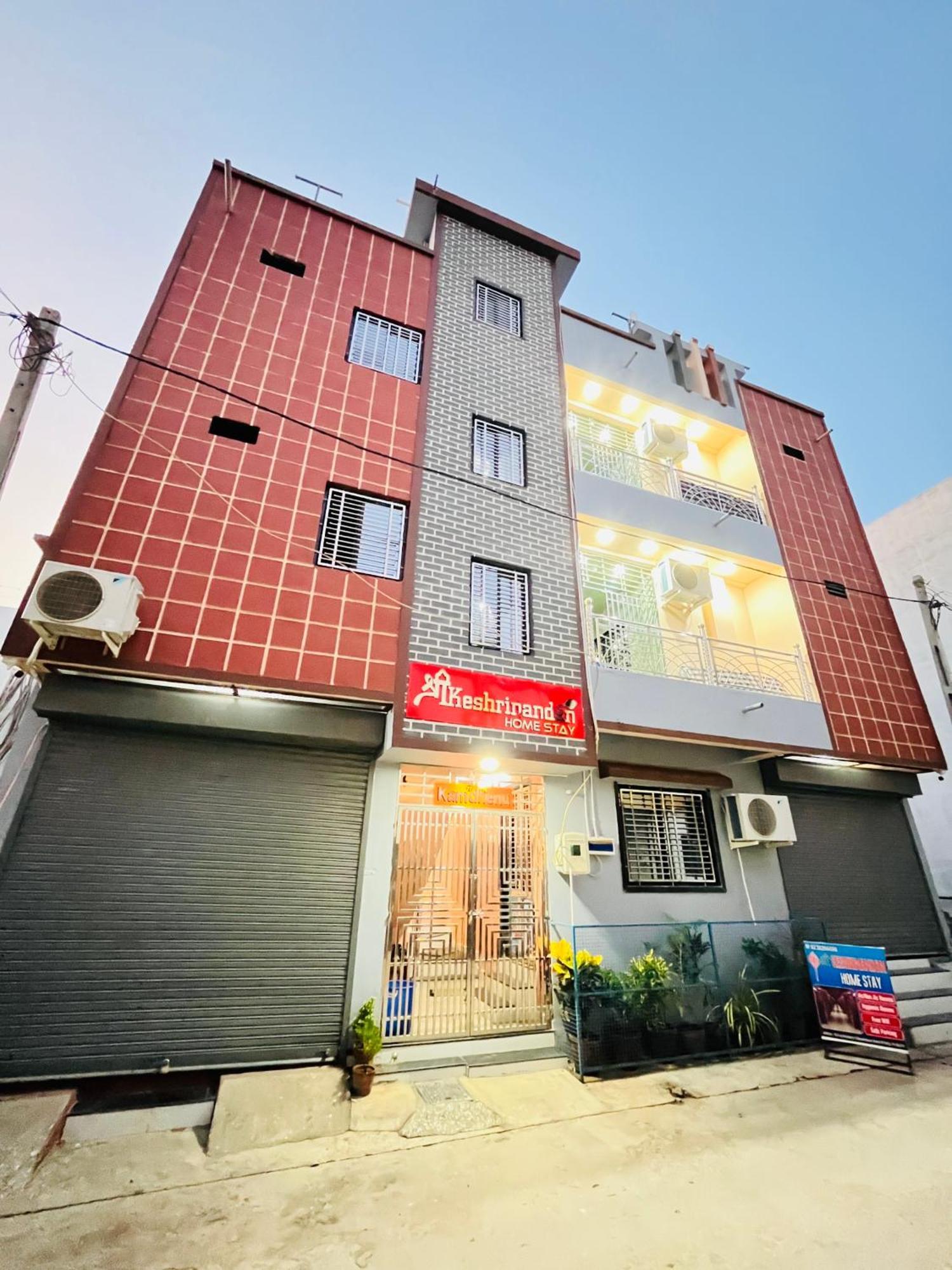 Kamdhenu Home Stay Garudeshwar Ngoại thất bức ảnh
