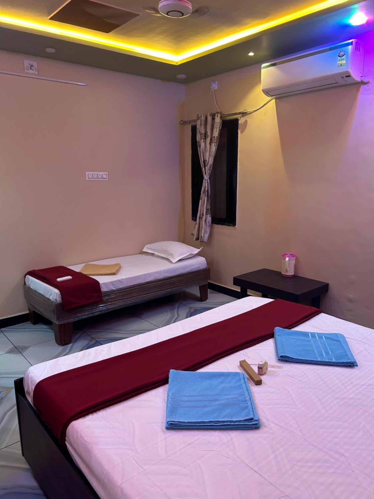 Kamdhenu Home Stay Garudeshwar Ngoại thất bức ảnh